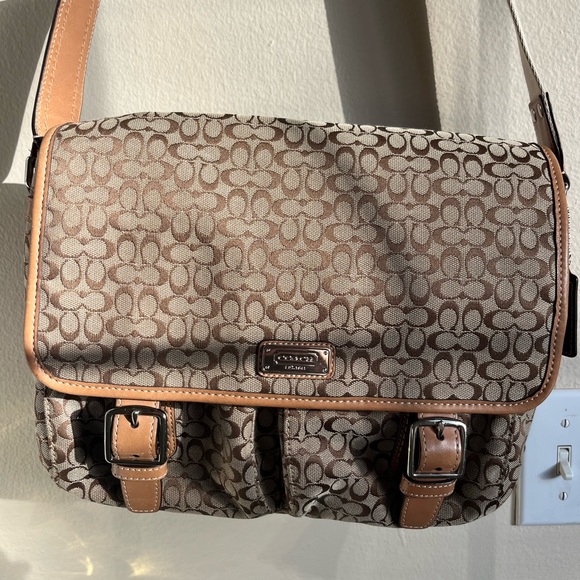 Vintage Coach Logo Signature Messenger Bag - Picture 2 of 13